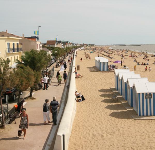 Maison de charme à La Rochelle Croix-Chapeau Exterior foto