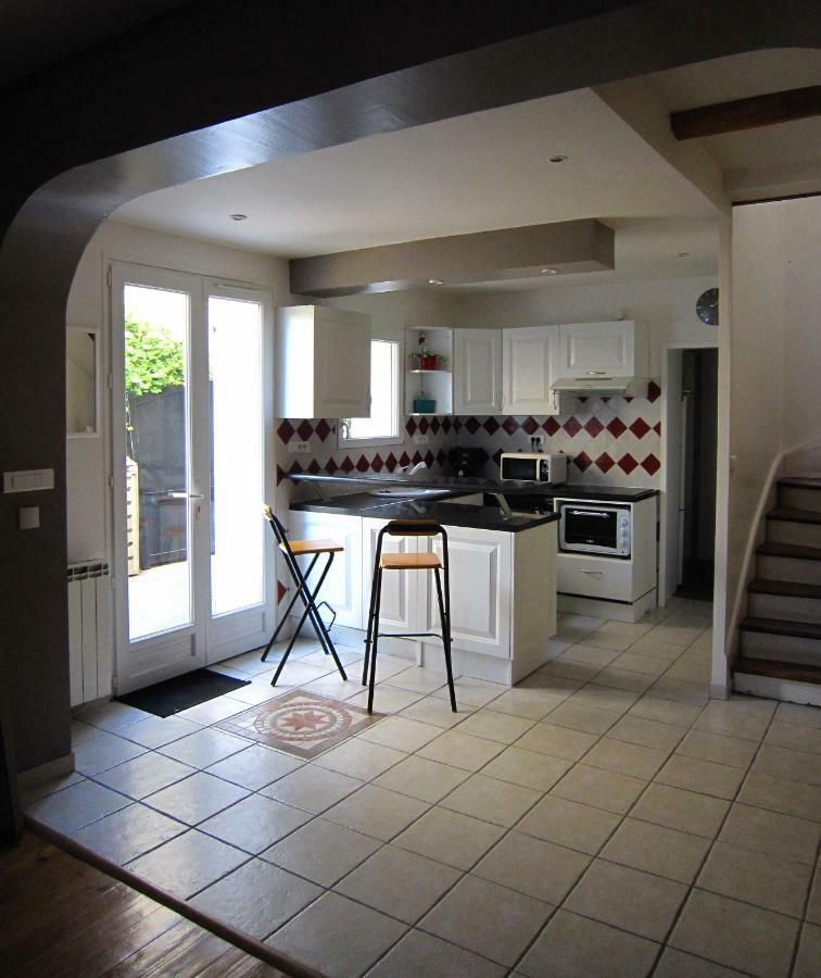 Maison de charme à La Rochelle Croix-Chapeau Exterior foto
